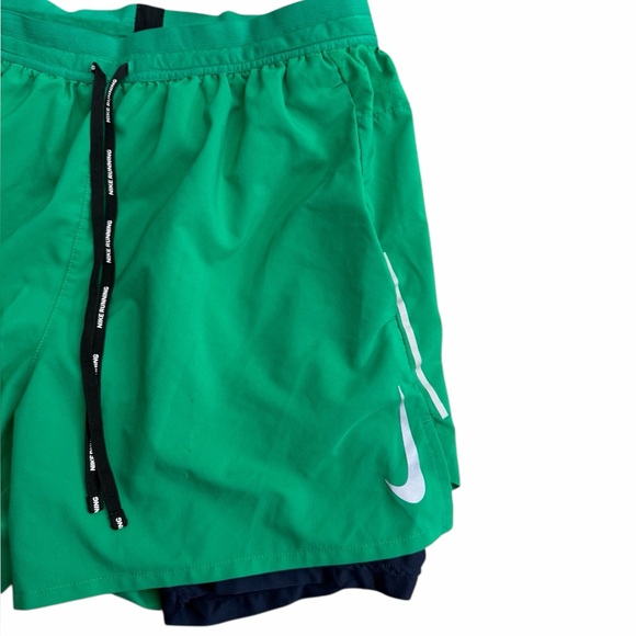 Nike Men’s Dri-Fit Running Shorts Green 2-in-1 Liner Size Large - Picture 2 of 6